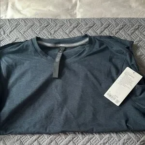Men's navy T-Shirt